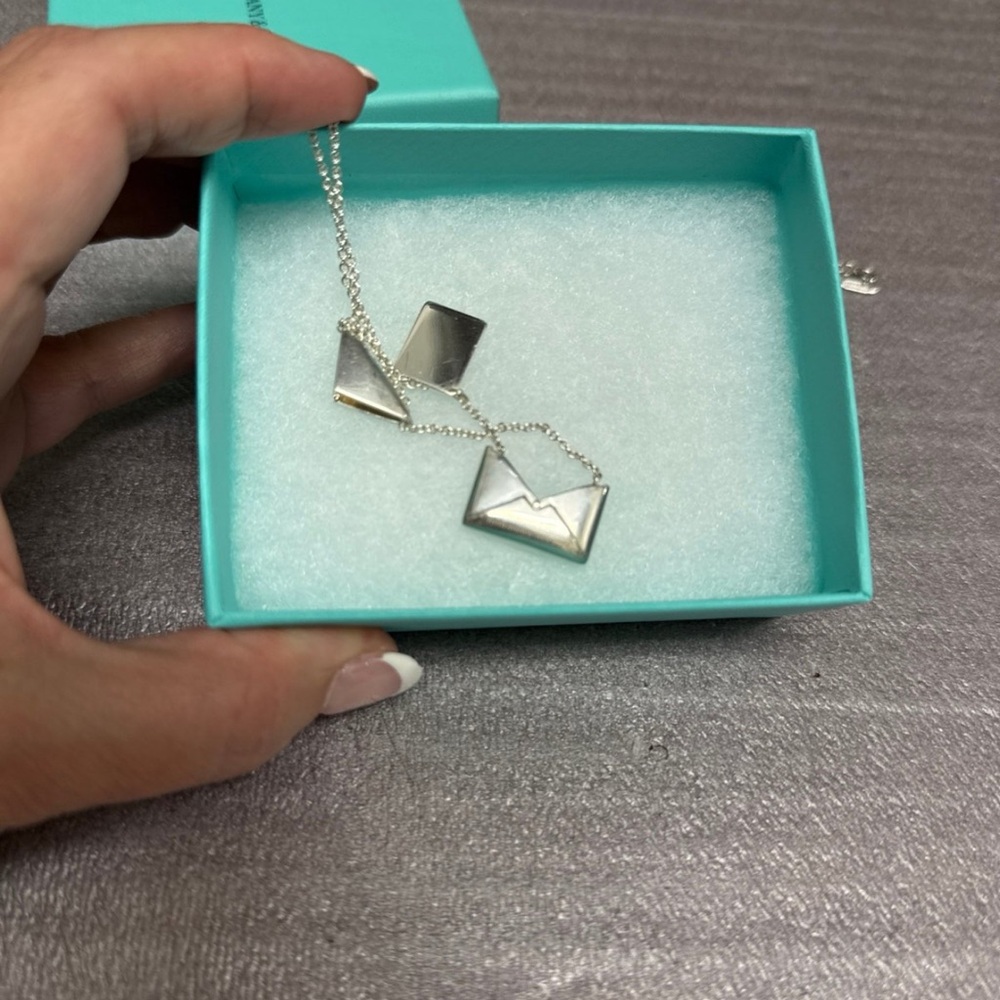 Tiffany & Co. RARE “Love is something to write home about” necklace - Picture 11 of 12